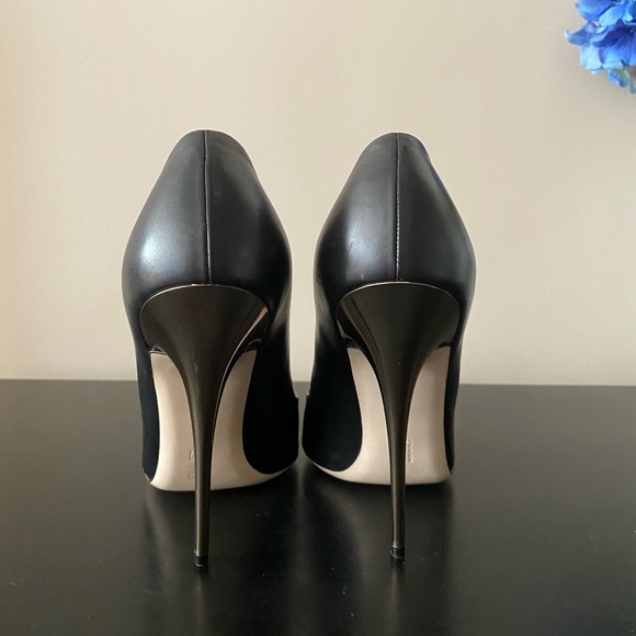 **PRICE DROP** Authentic Salvatore Ferragamo Black Pumps.Size 9.5 - Picture 12 of 13